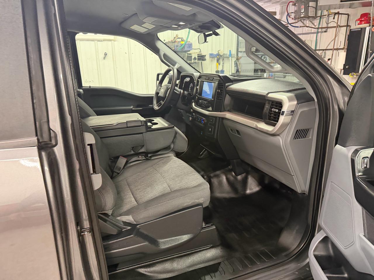 Ford F-150 4WD SuperCab 145" STX 2022