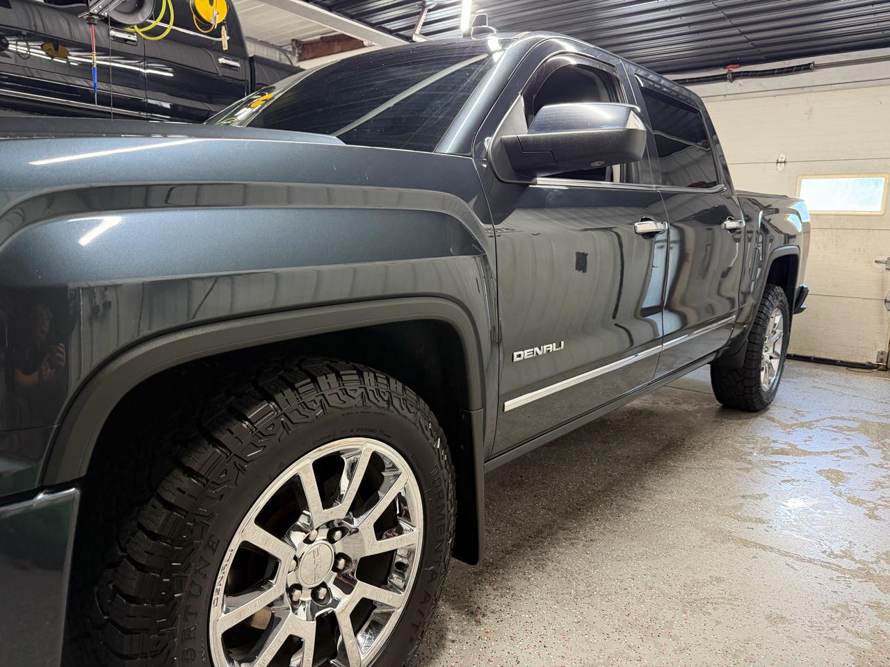 GMC Sierra 1500 Denali Crew Cab Short Box 4WD 2017