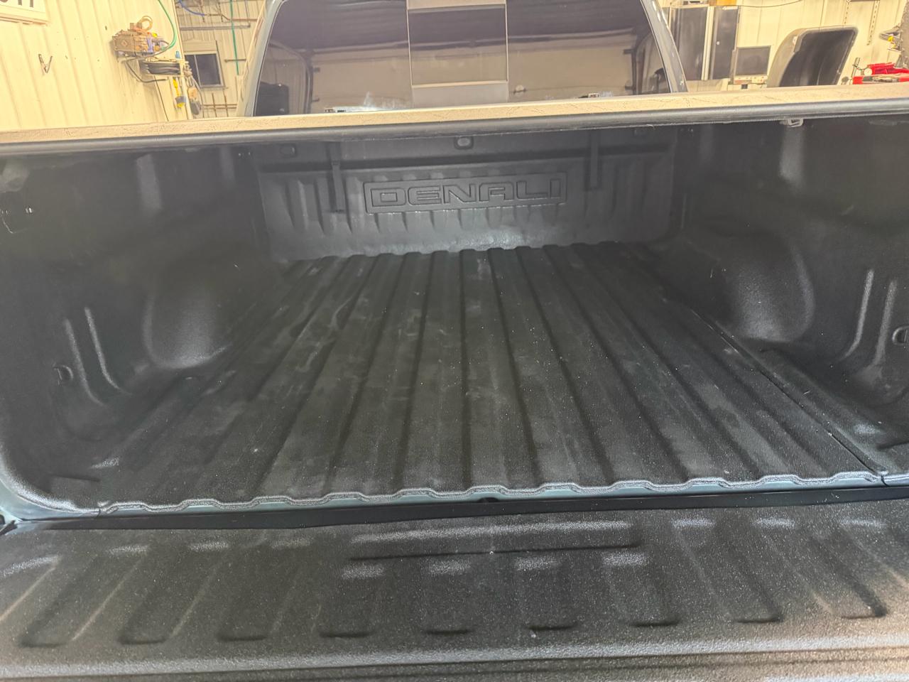 GMC Sierra 1500 Denali Crew Cab Short Box 4WD 2017