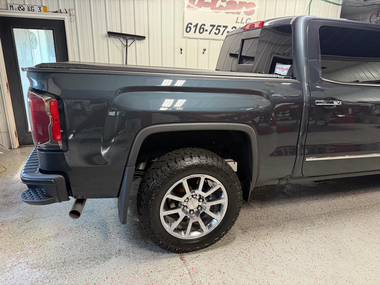 GMC Sierra 1500 Denali Crew Cab Short Box 4WD 2017