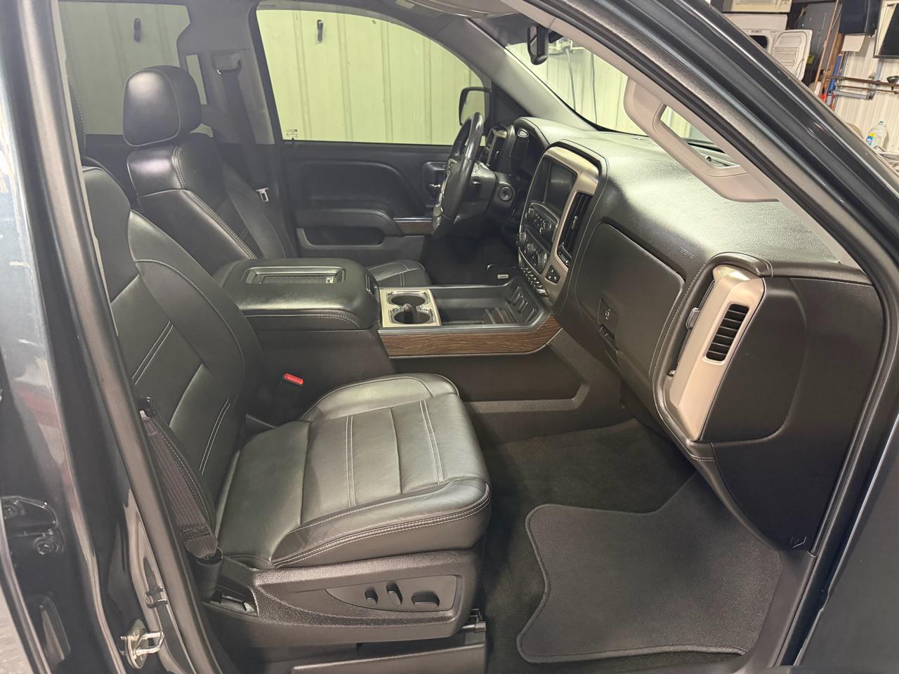 GMC Sierra 1500 Denali Crew Cab Short Box 4WD 2017
