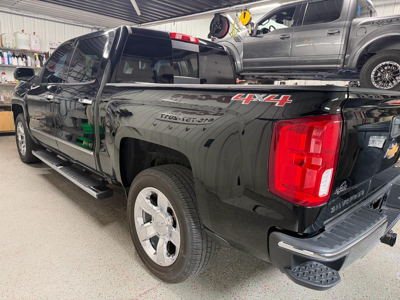 Chevrolet Silverado 1500 4WD Crew Cab 143.5" LTZ 2017