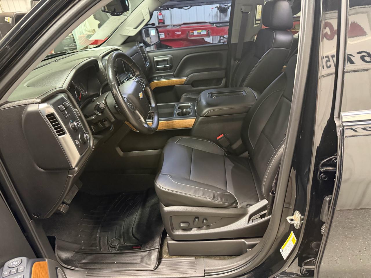 Chevrolet Silverado 1500 4WD Crew Cab 143.5" LTZ 2017