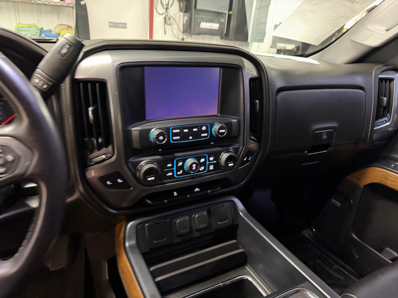 Chevrolet Silverado 1500 4WD Crew Cab 143.5" LTZ 2017