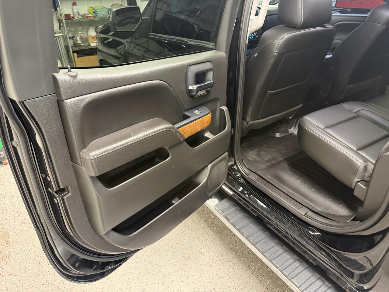 Chevrolet Silverado 1500 4WD Crew Cab 143.5" LTZ 2017