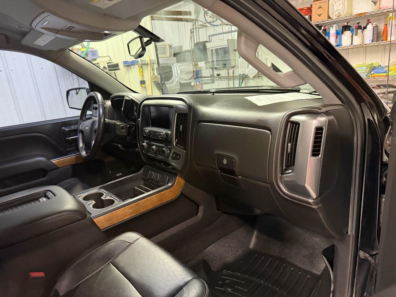 Chevrolet Silverado 1500 4WD Crew Cab 143.5" LTZ 2017