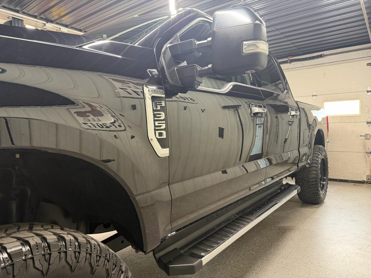 Ford F-350 SD Lariat Crew Cab SWB 4WD 2022