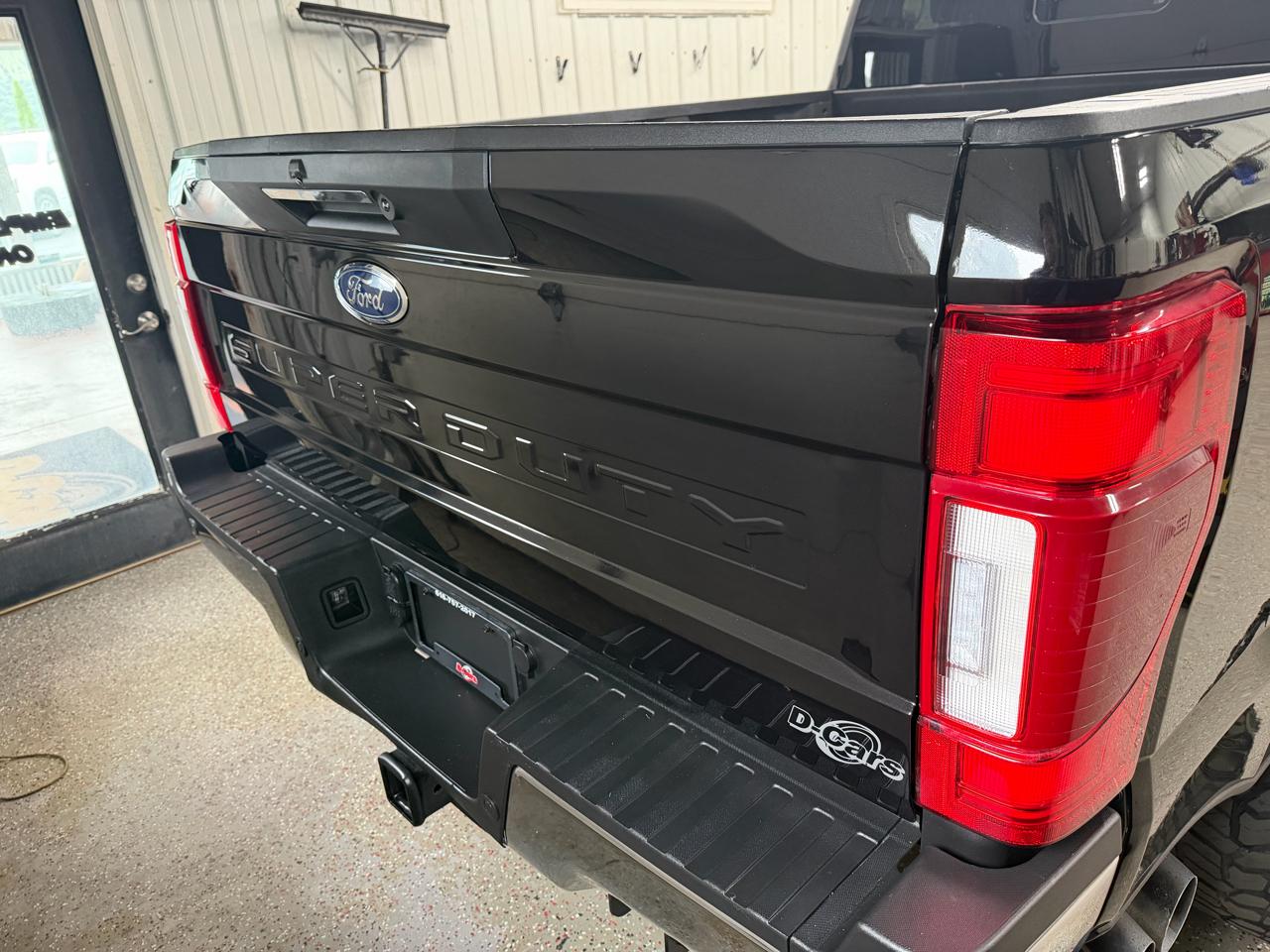 Ford F-350 SD Lariat Crew Cab SWB 4WD 2022