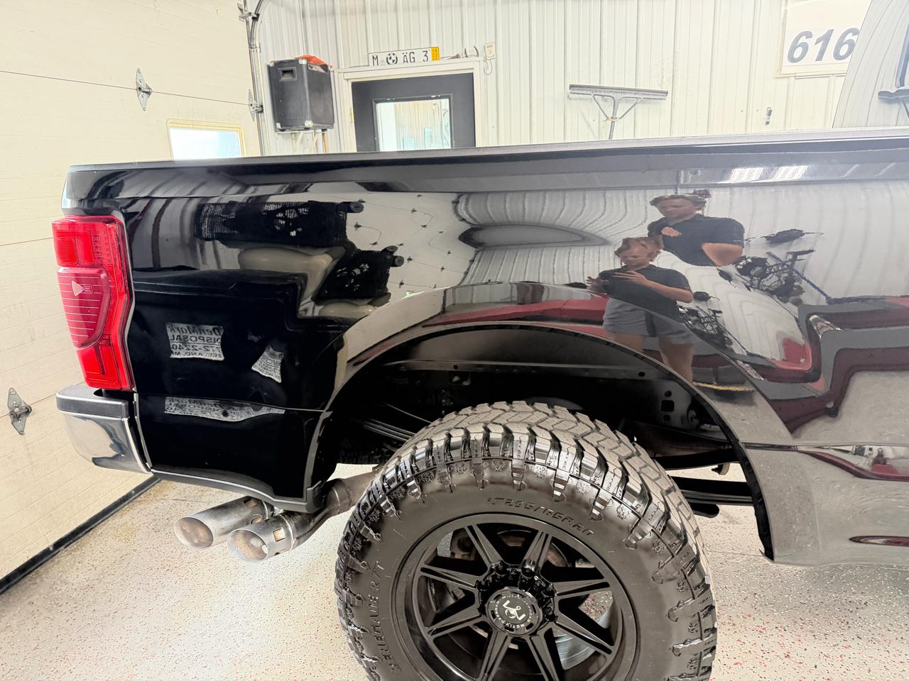 Ford F-350 SD Lariat Crew Cab SWB 4WD 2022