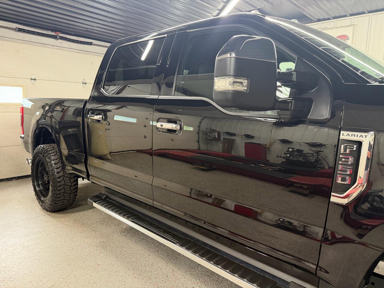 Ford F-350 SD Lariat Crew Cab SWB 4WD 2022