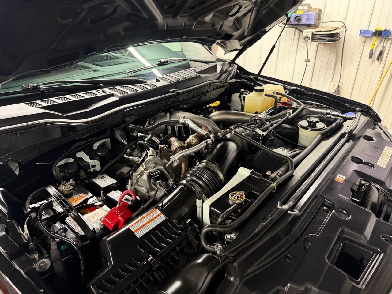 Ford F-350 SD Lariat Crew Cab SWB 4WD 2022