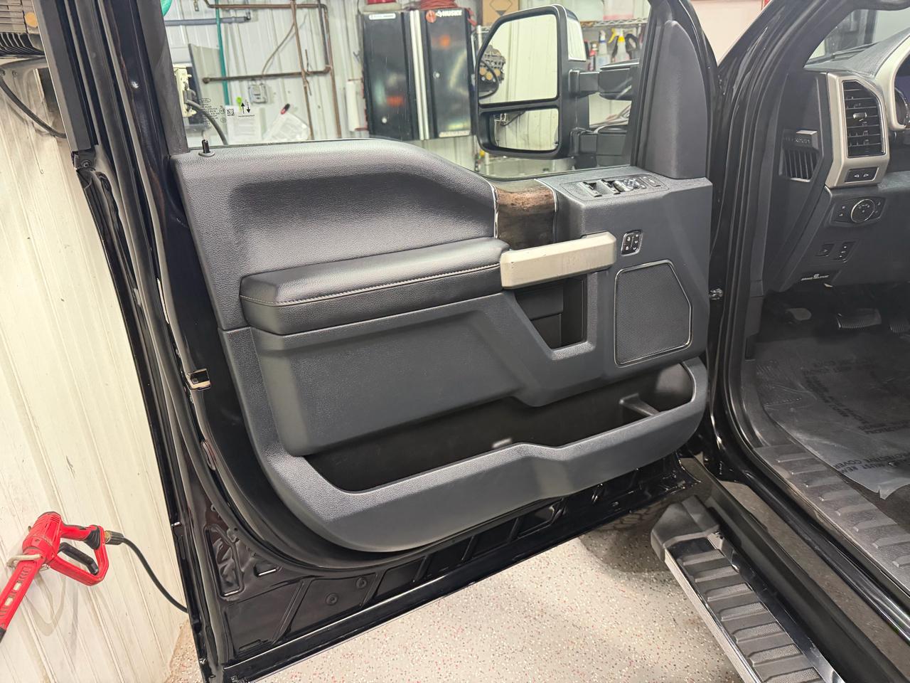 Ford F-350 SD Lariat Crew Cab SWB 4WD 2022