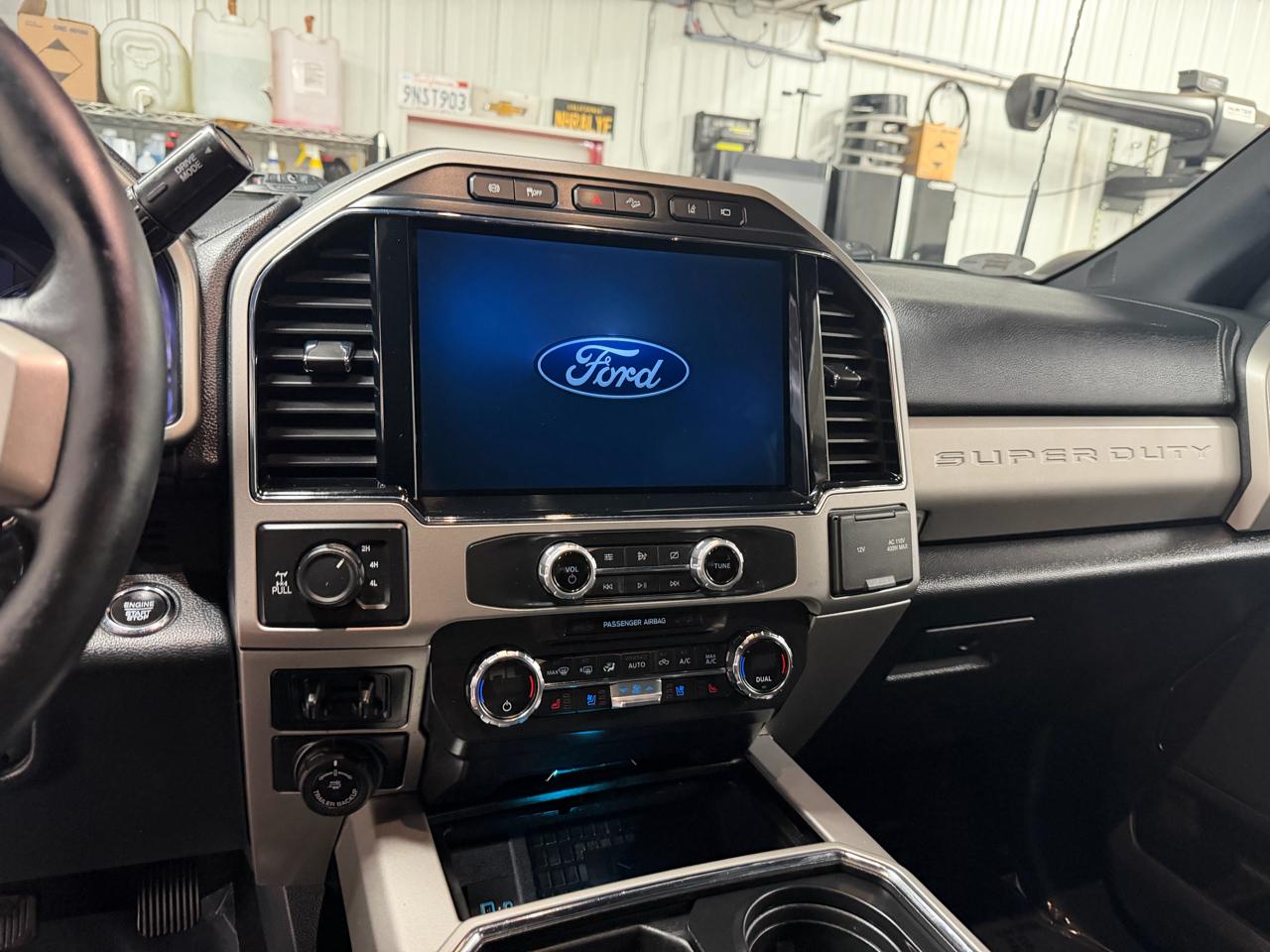Ford F-350 SD Lariat Crew Cab SWB 4WD 2022