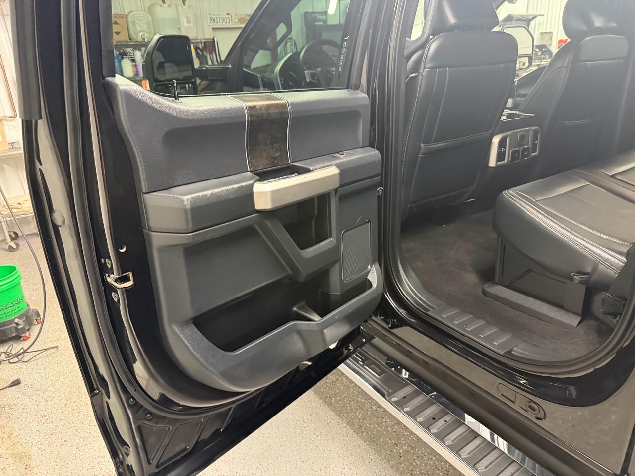 Ford F-350 SD Lariat Crew Cab SWB 4WD 2022