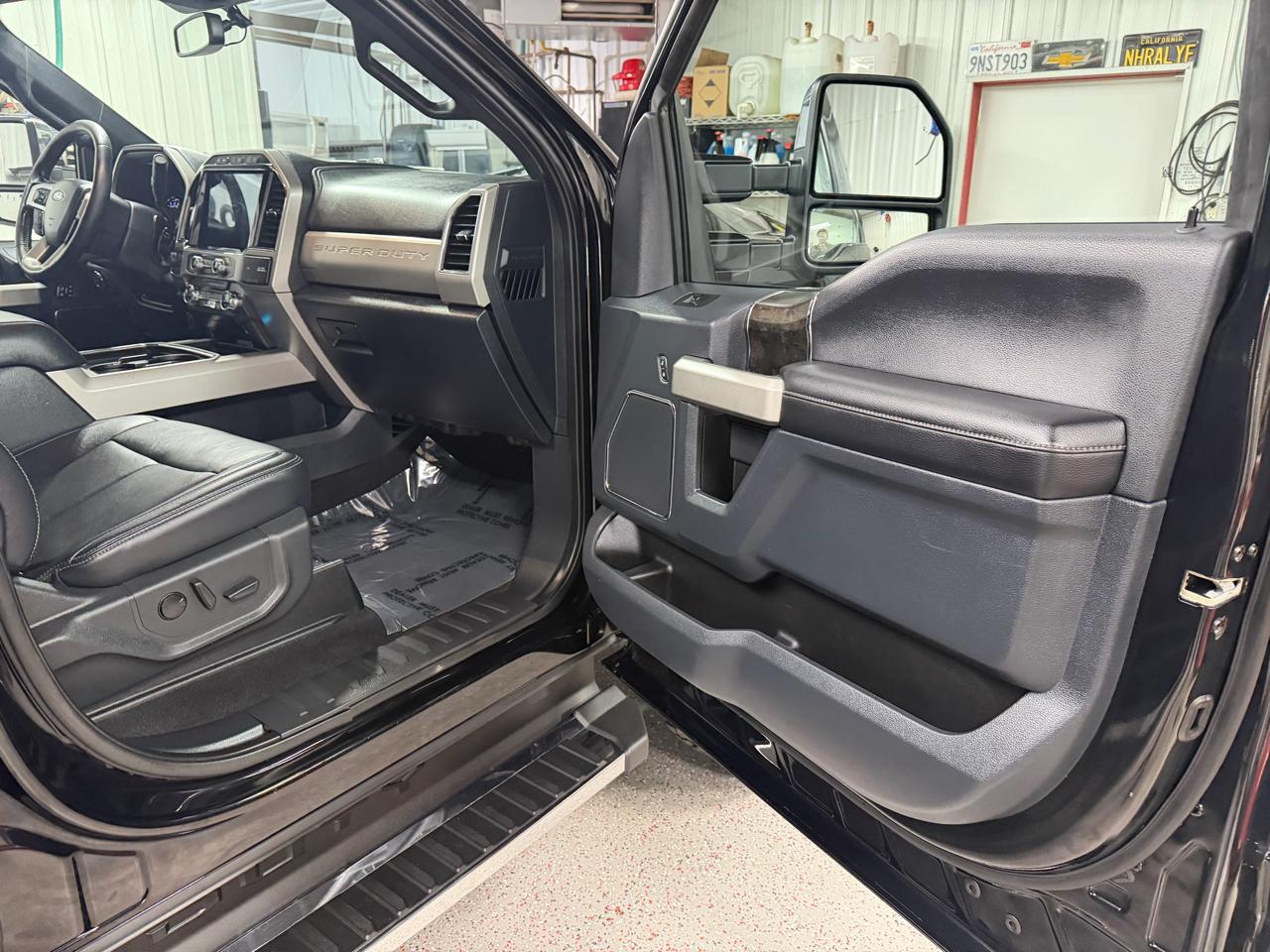 Ford F-350 SD Lariat Crew Cab SWB 4WD 2022