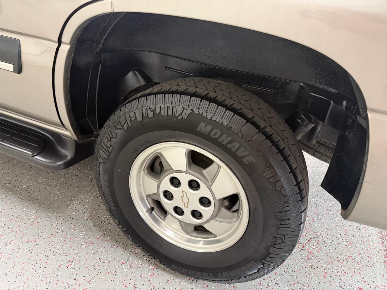 Chevrolet Tahoe 4WD 2002