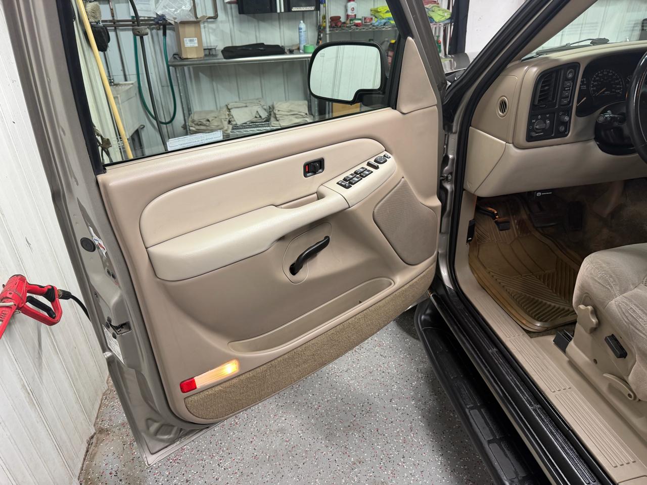 Chevrolet Tahoe 4WD 2002