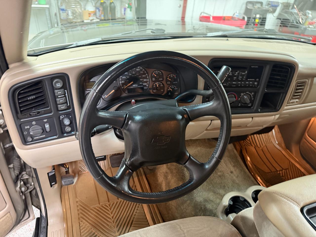 Chevrolet Tahoe 4WD 2002