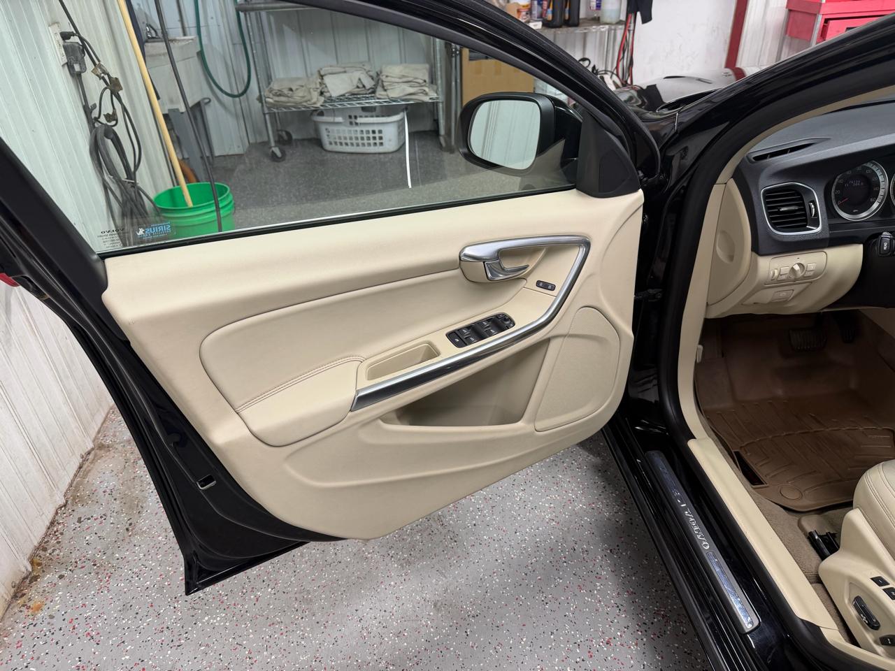 Volvo S60 T5 2012