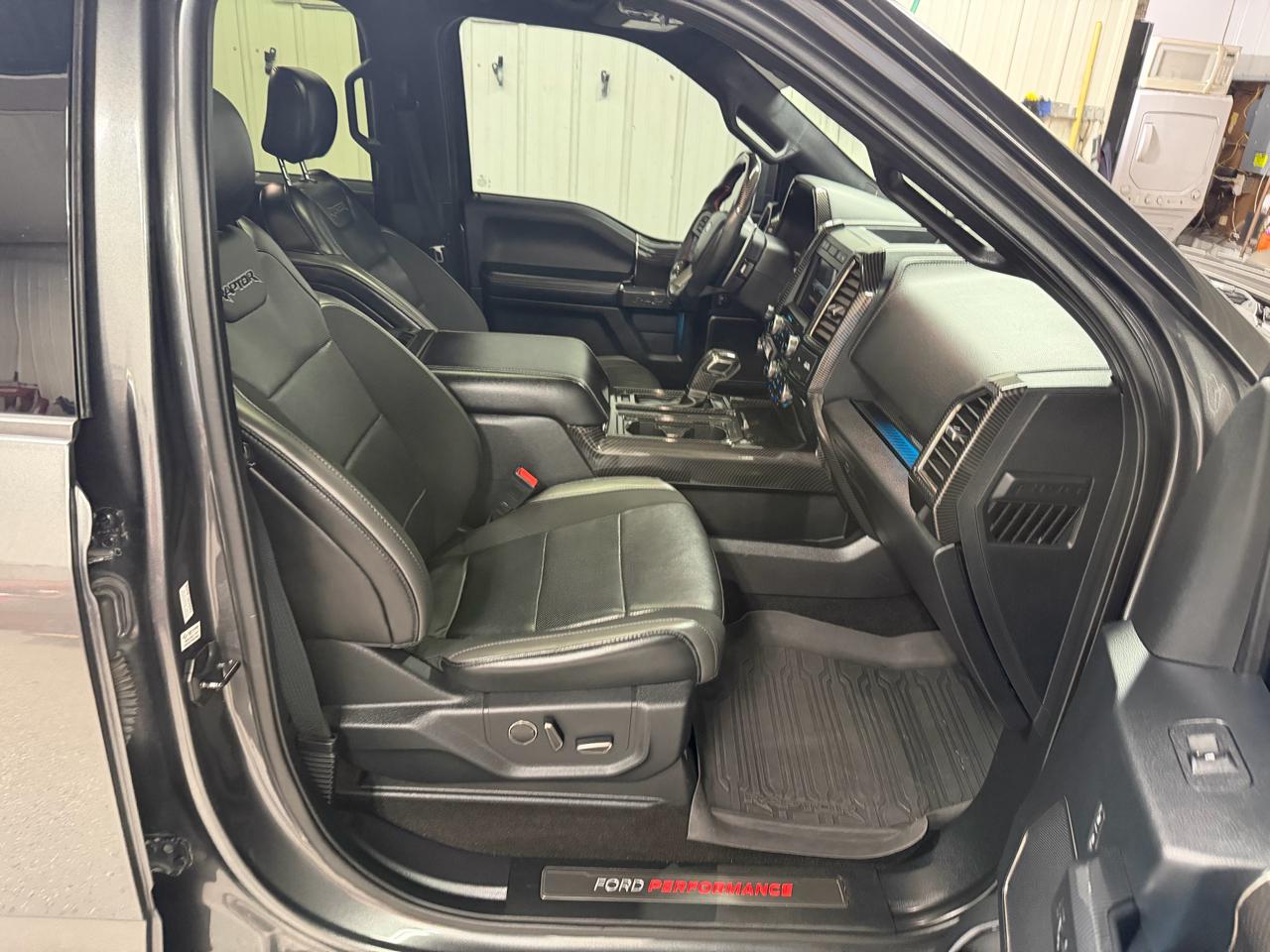 Ford F-150 4WD SuperCrew 145" SVT Raptor 2019
