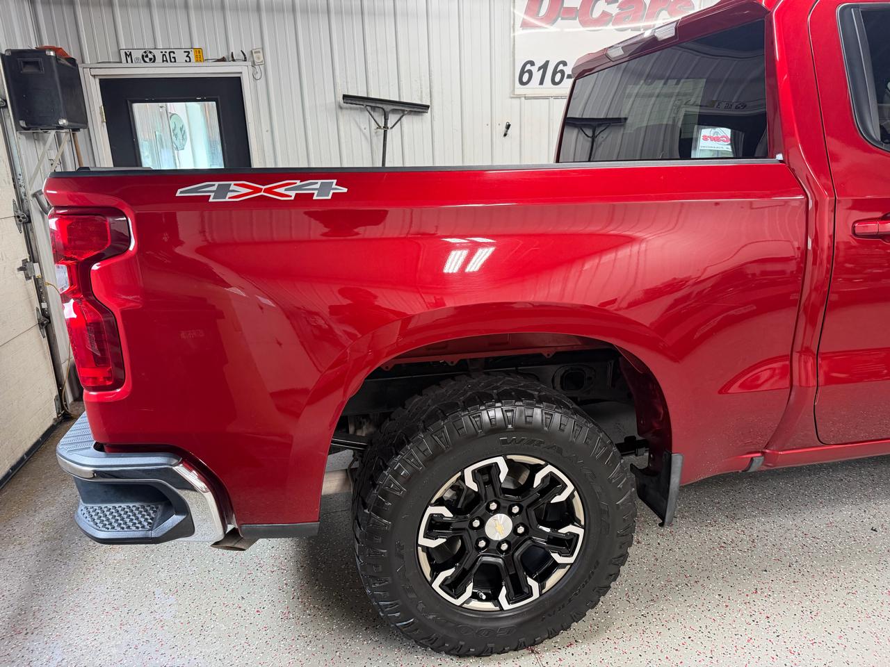 Chevrolet Silverado 1500 4WD Crew Cab 143.5" LT w/2LT 2023