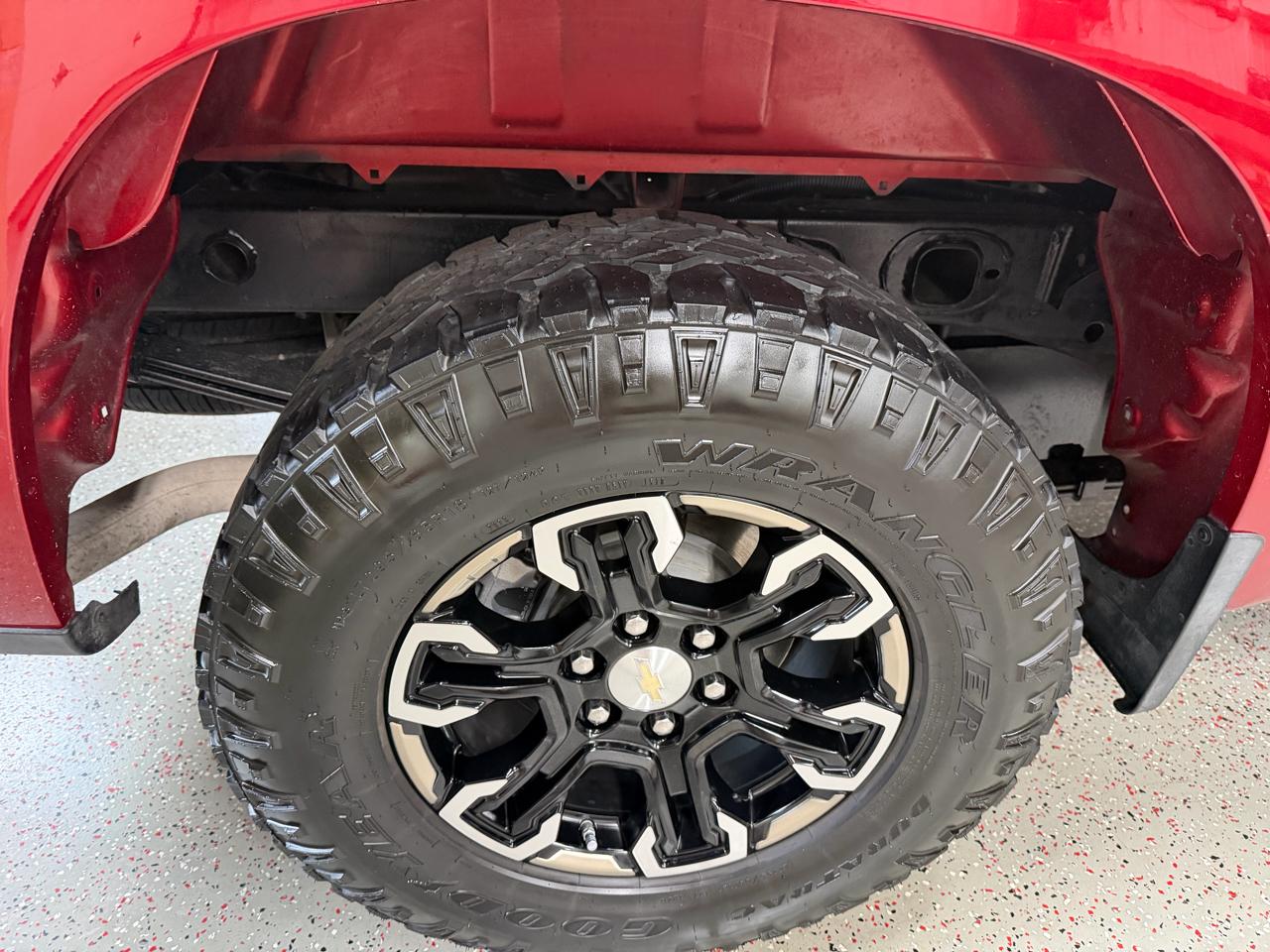 Chevrolet Silverado 1500 4WD Crew Cab 143.5" LT w/2LT 2023