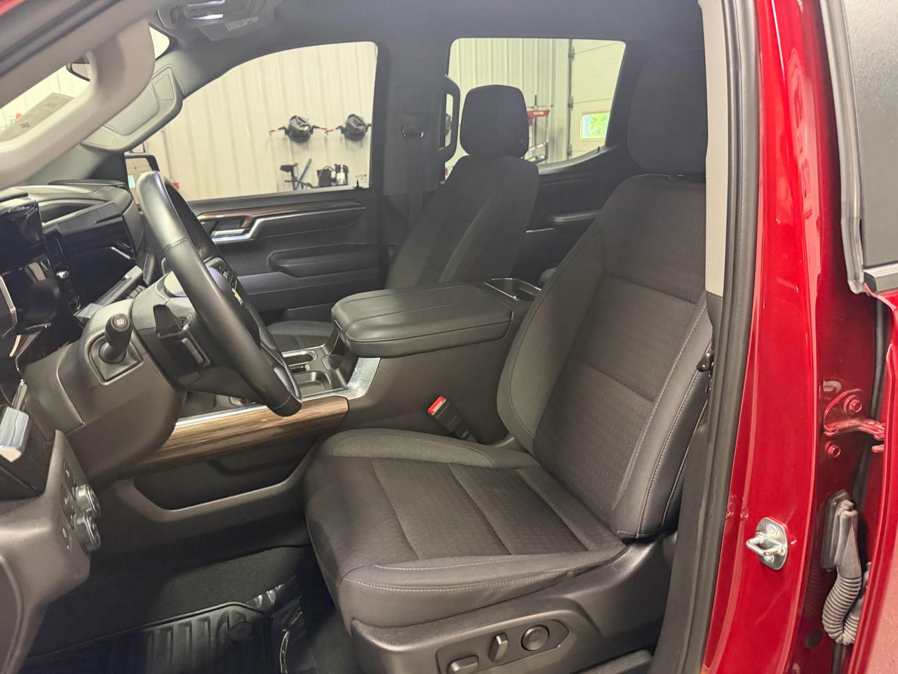 Chevrolet Silverado 1500 4WD Crew Cab 143.5" LT w/2LT 2023