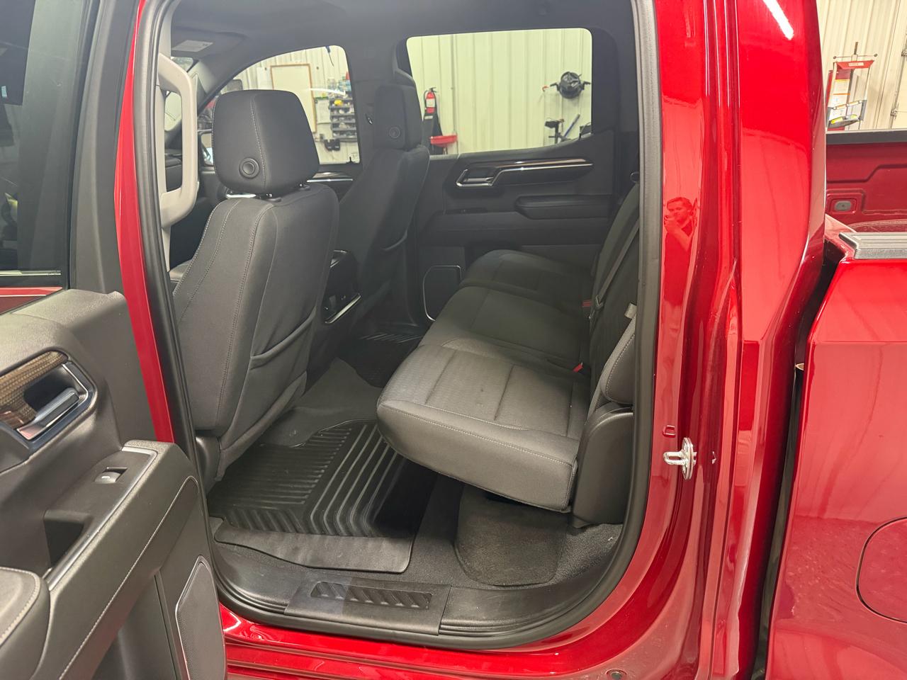 Chevrolet Silverado 1500 4WD Crew Cab 143.5" LT w/2LT 2023