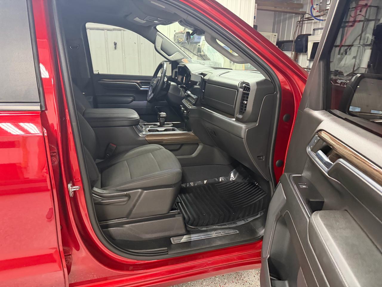 Chevrolet Silverado 1500 4WD Crew Cab 143.5" LT w/2LT 2023