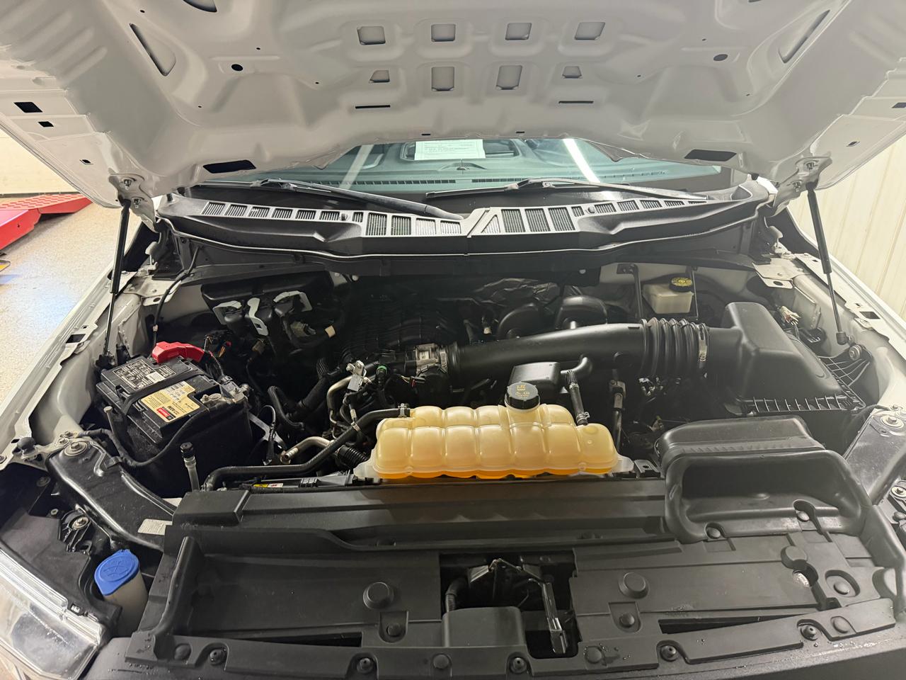 Ford F-150 4WD Reg Cab 145" XL 2021