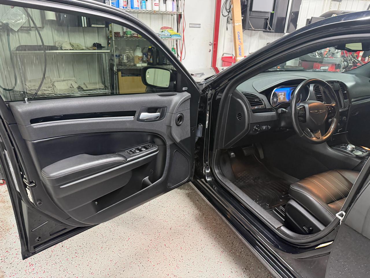 Chrysler 300 S V6 RWD 2021