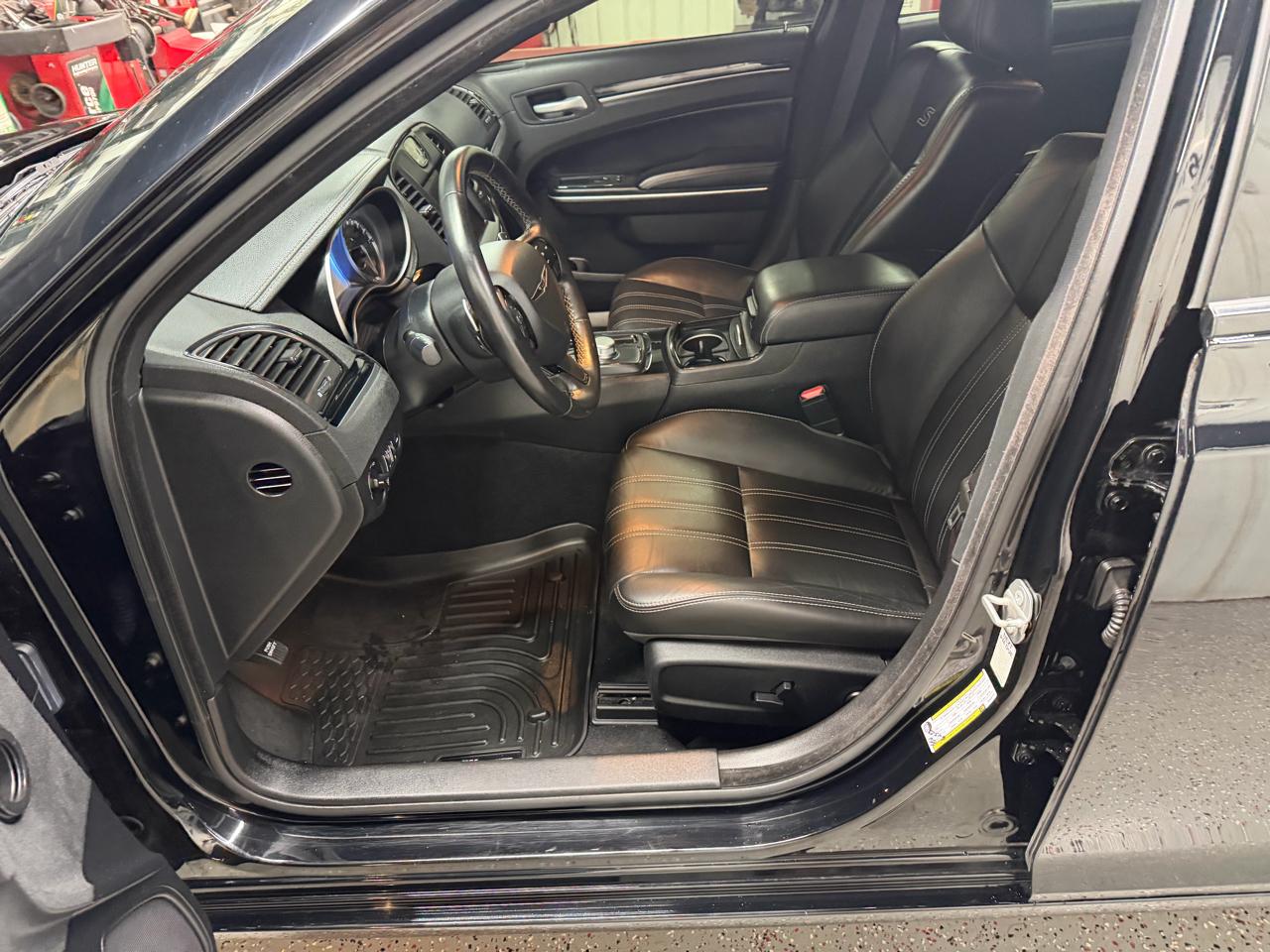Chrysler 300 S V6 RWD 2021