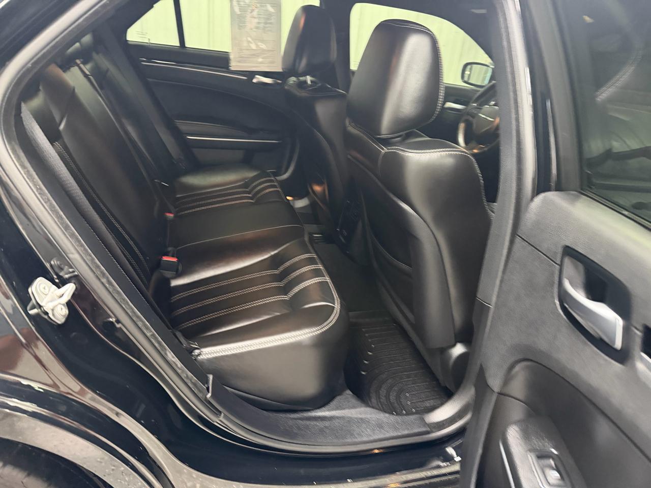 Chrysler 300 S V6 RWD 2021