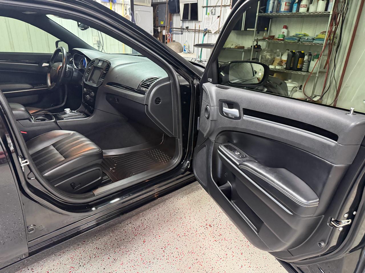 Chrysler 300 S V6 RWD 2021