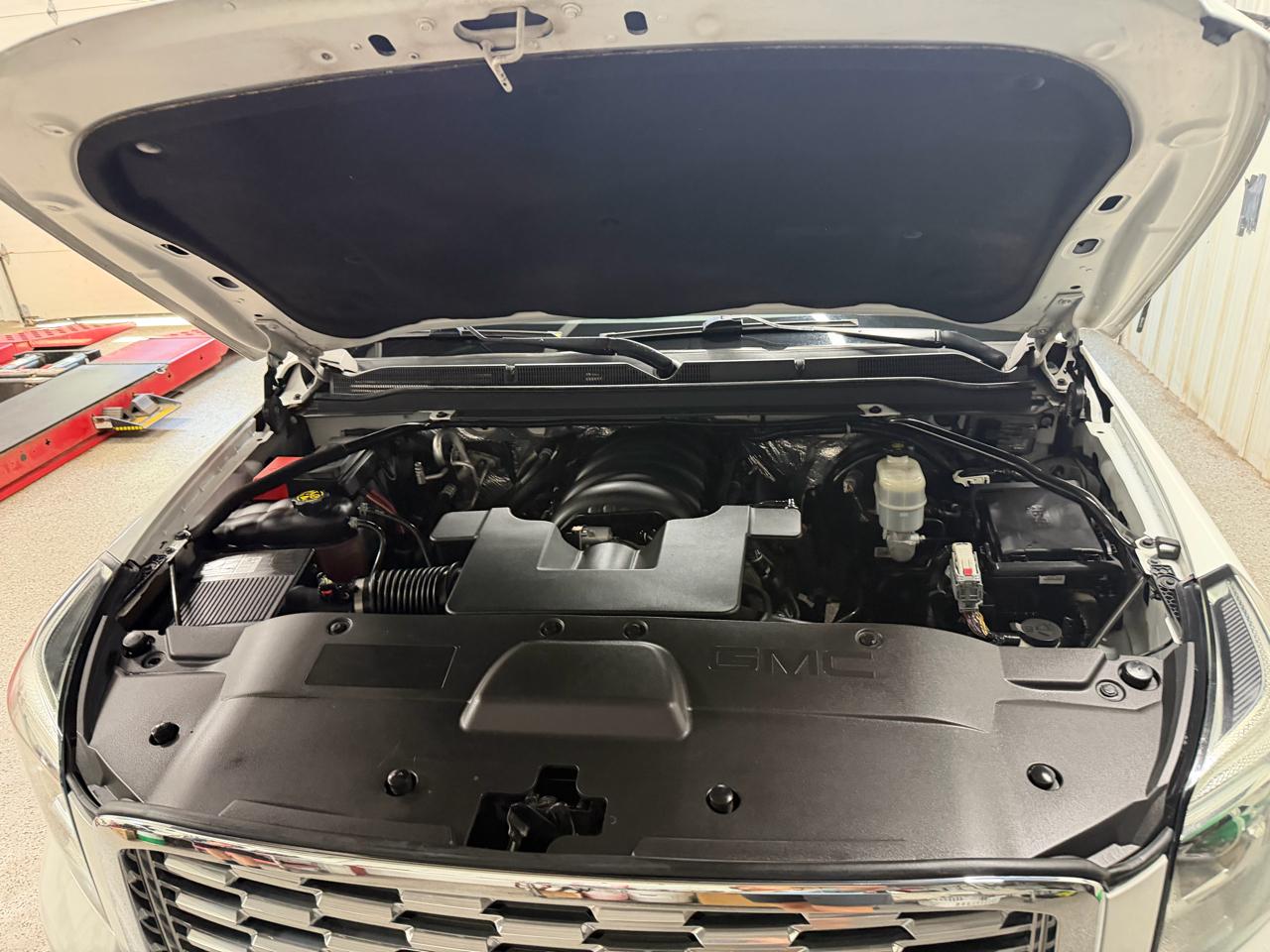 GMC Yukon Denali 4WD 2018