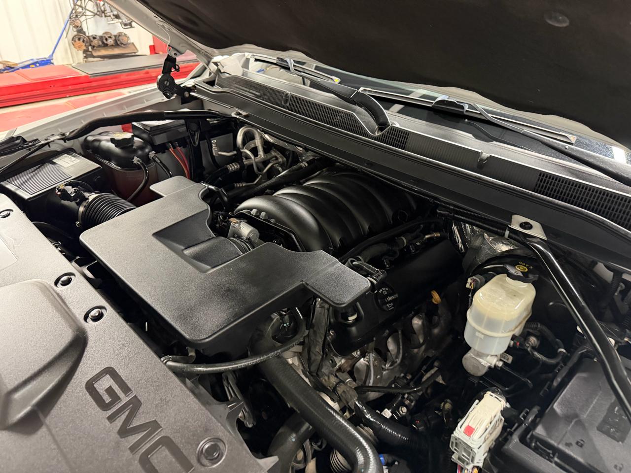 GMC Yukon Denali 4WD 2018