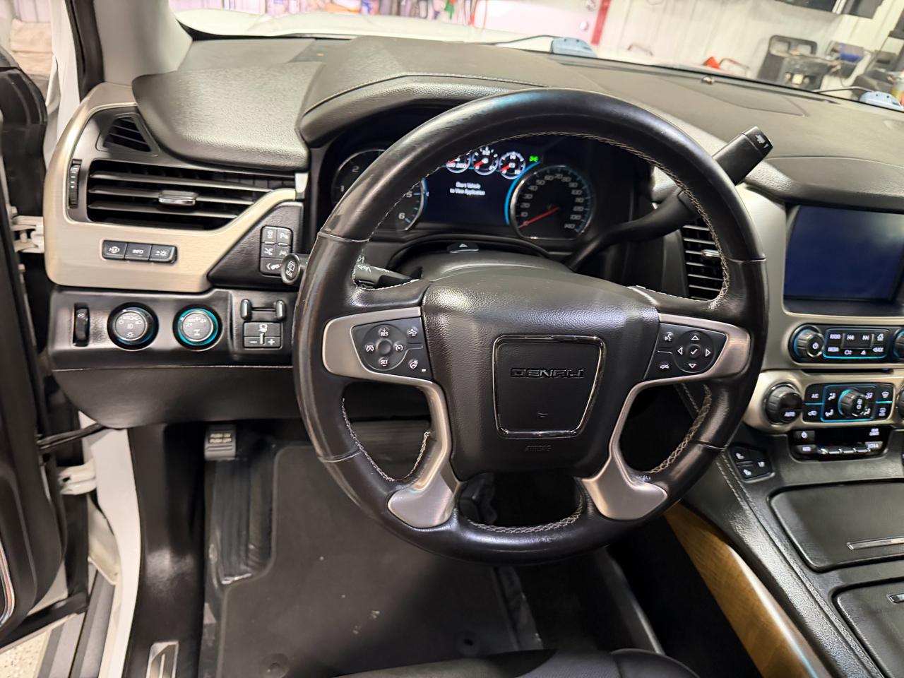 GMC Yukon Denali 4WD 2018