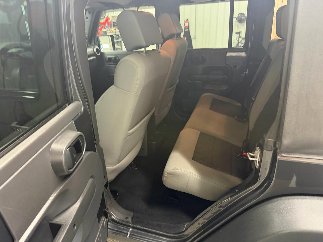 Jeep Wrangler Unlimited Rubicon 4WD 2010