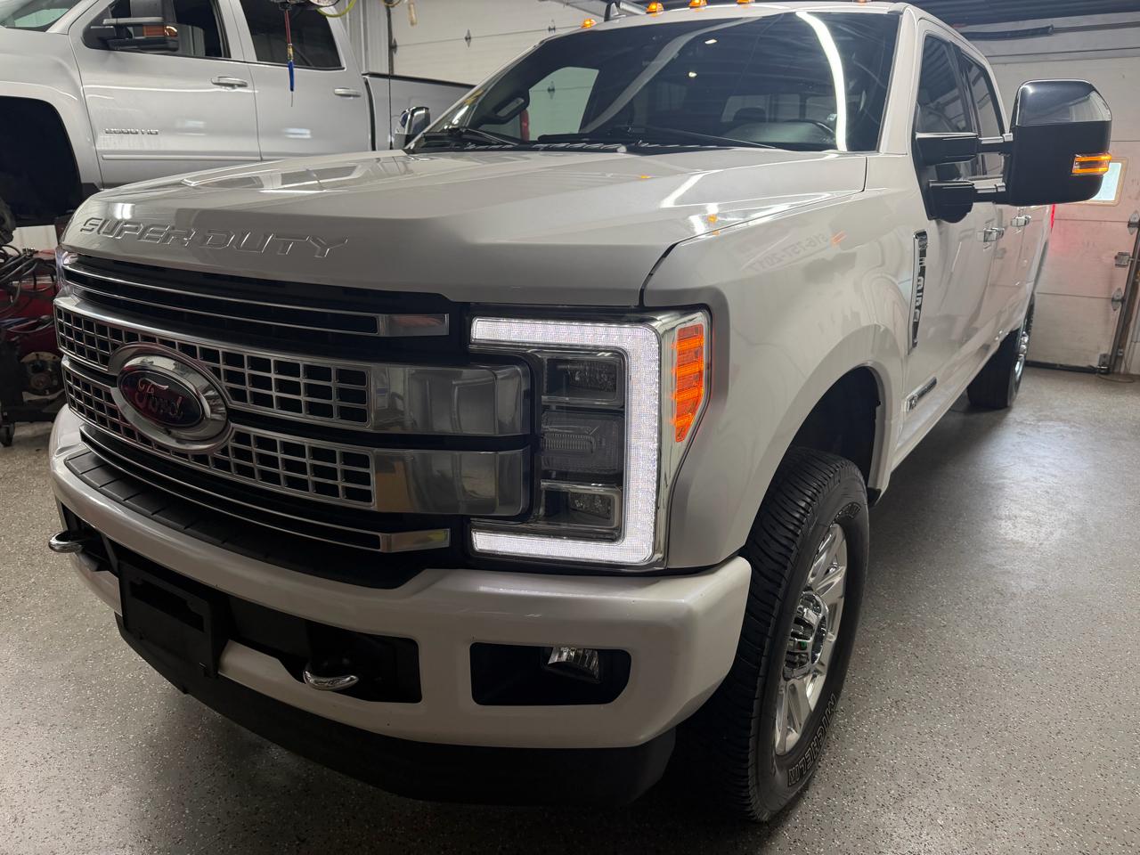 Ford F-350 SD Platinum Crew Cab Long Box 4WD 2019