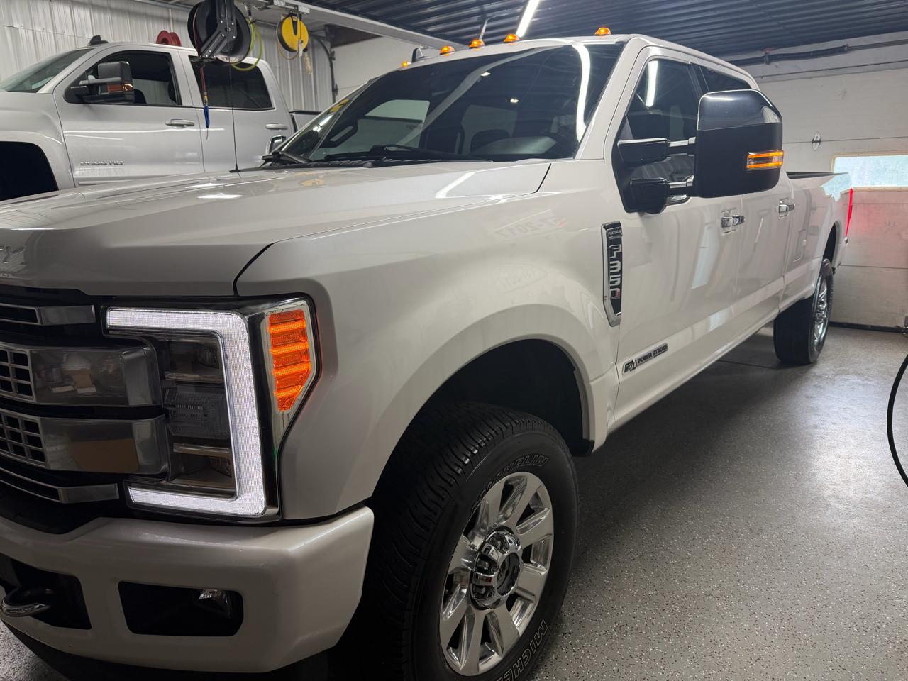Ford F-350 SD Platinum Crew Cab Long Box 4WD 2019