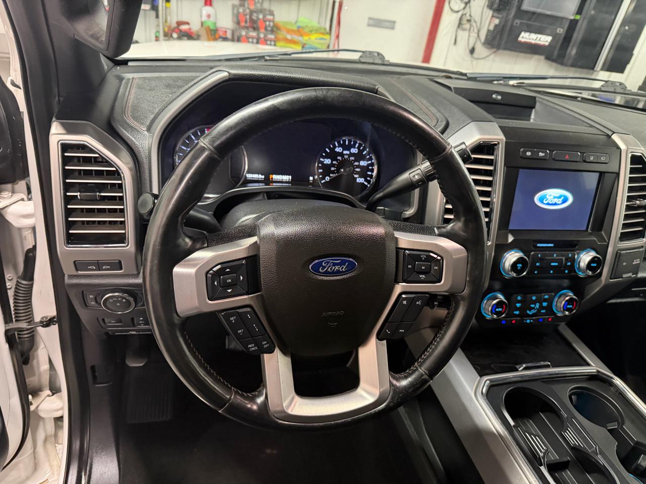 Ford F-350 SD Platinum Crew Cab Long Box 4WD 2019