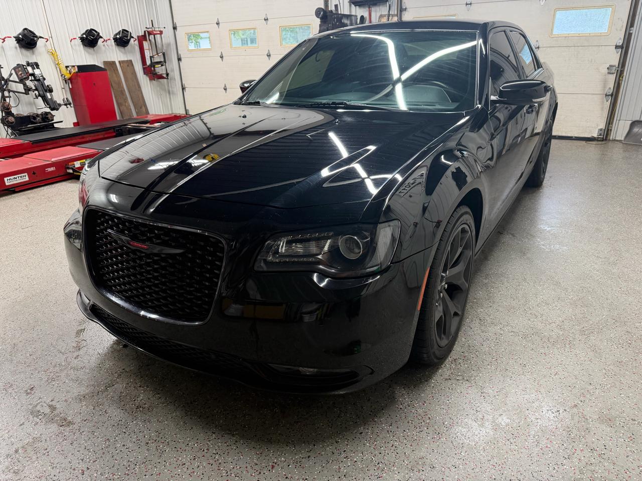 2021 Chrysler 300 S - Photo 3