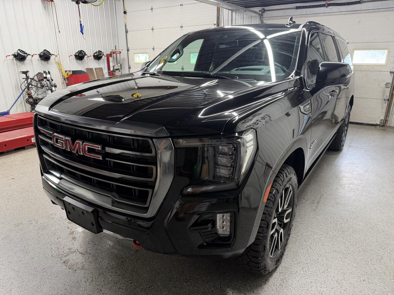 GMC Yukon XL AT4 2021