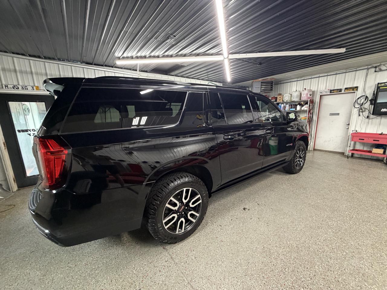 GMC Yukon XL AT4 2021