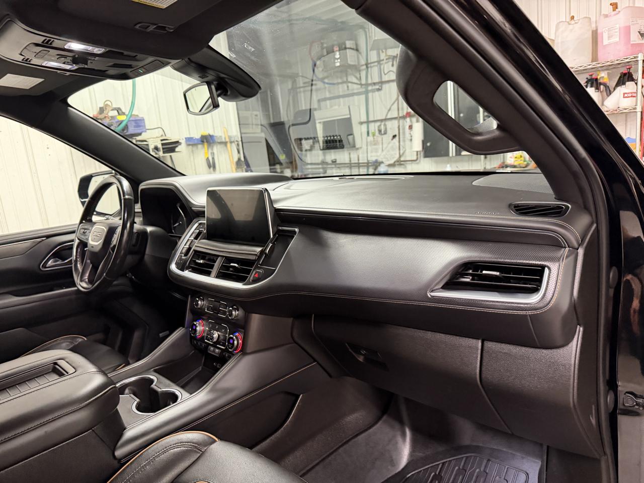 GMC Yukon XL AT4 2021