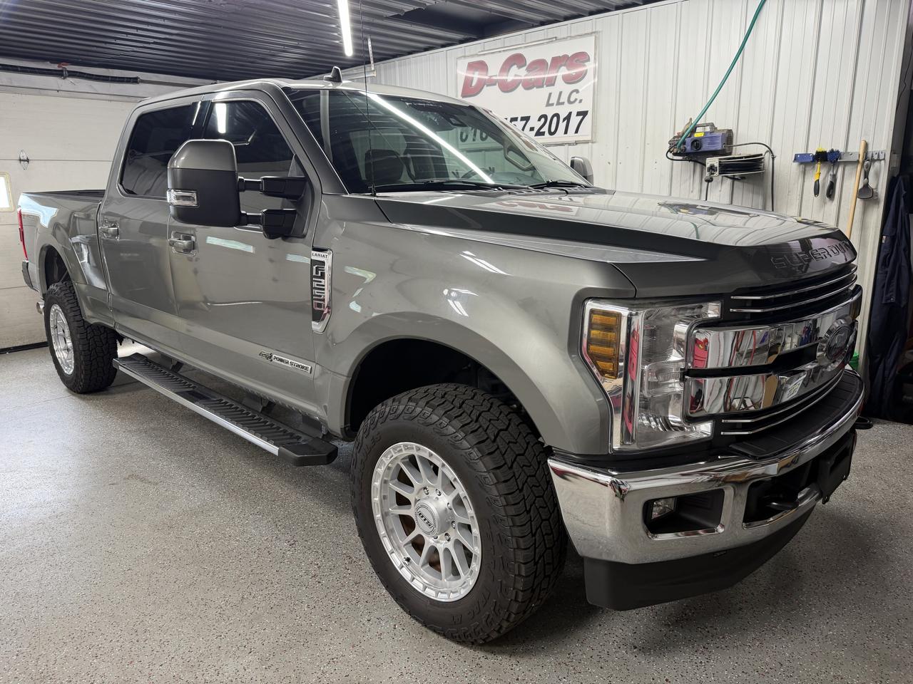 Ford F-250 SD Lariat Crew Cab Short Bed 4WD 2019