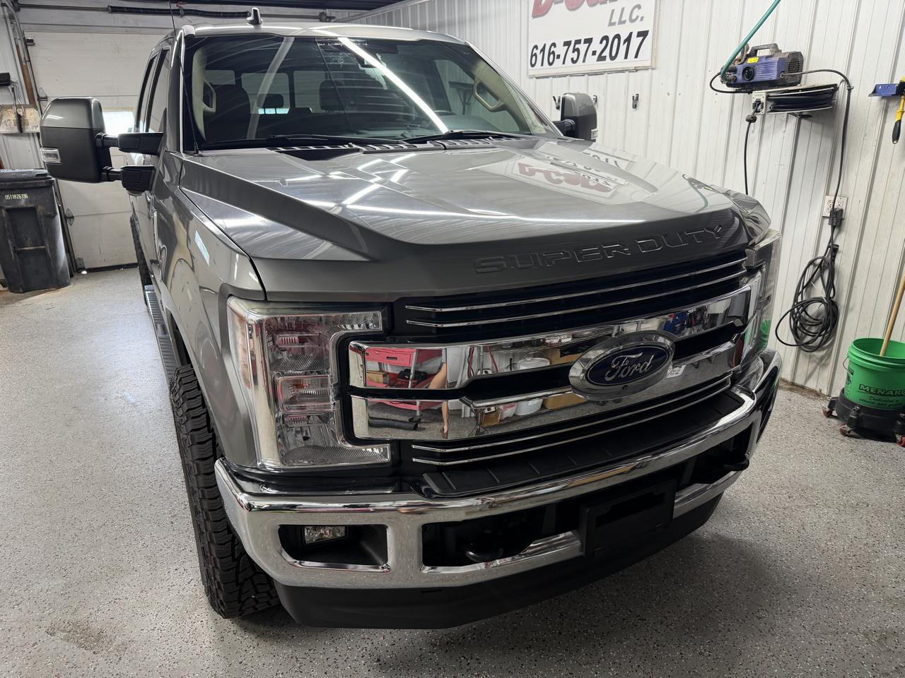 Ford F-250 SD Lariat Crew Cab Short Bed 4WD 2019