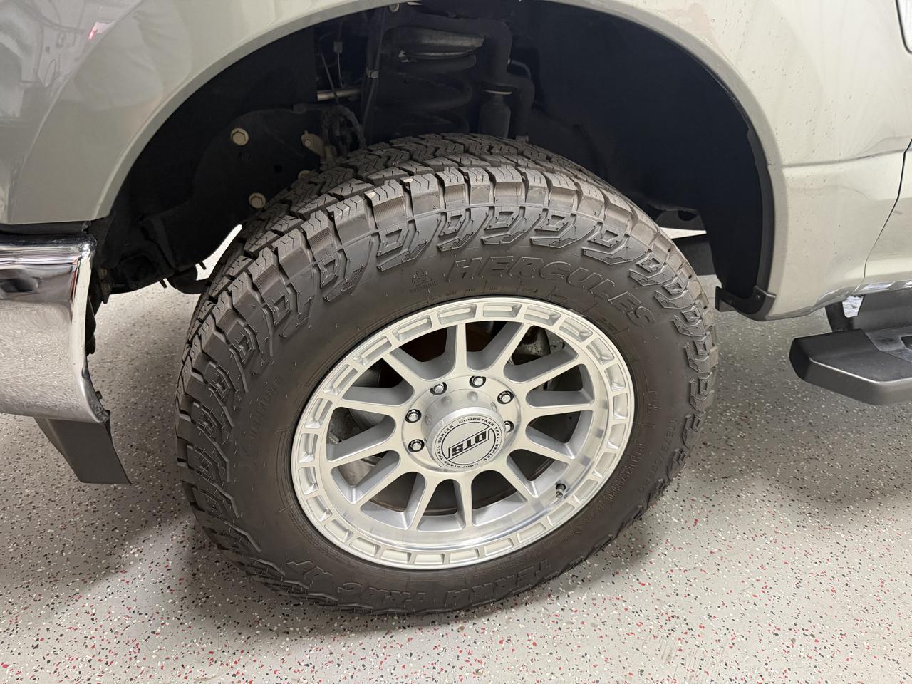 Ford F-250 SD Lariat Crew Cab Short Bed 4WD 2019