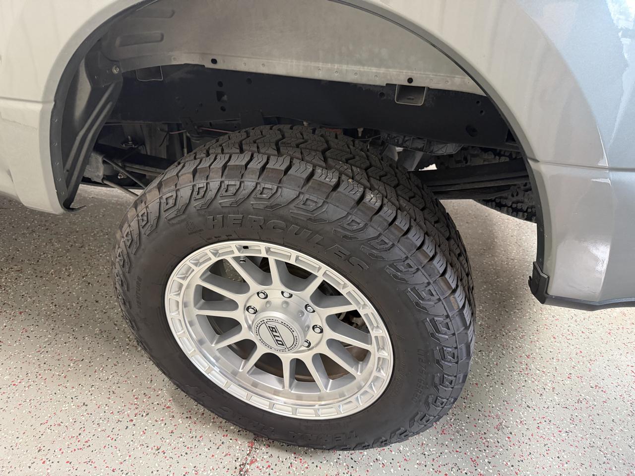 Ford F-250 SD Lariat Crew Cab Short Bed 4WD 2019