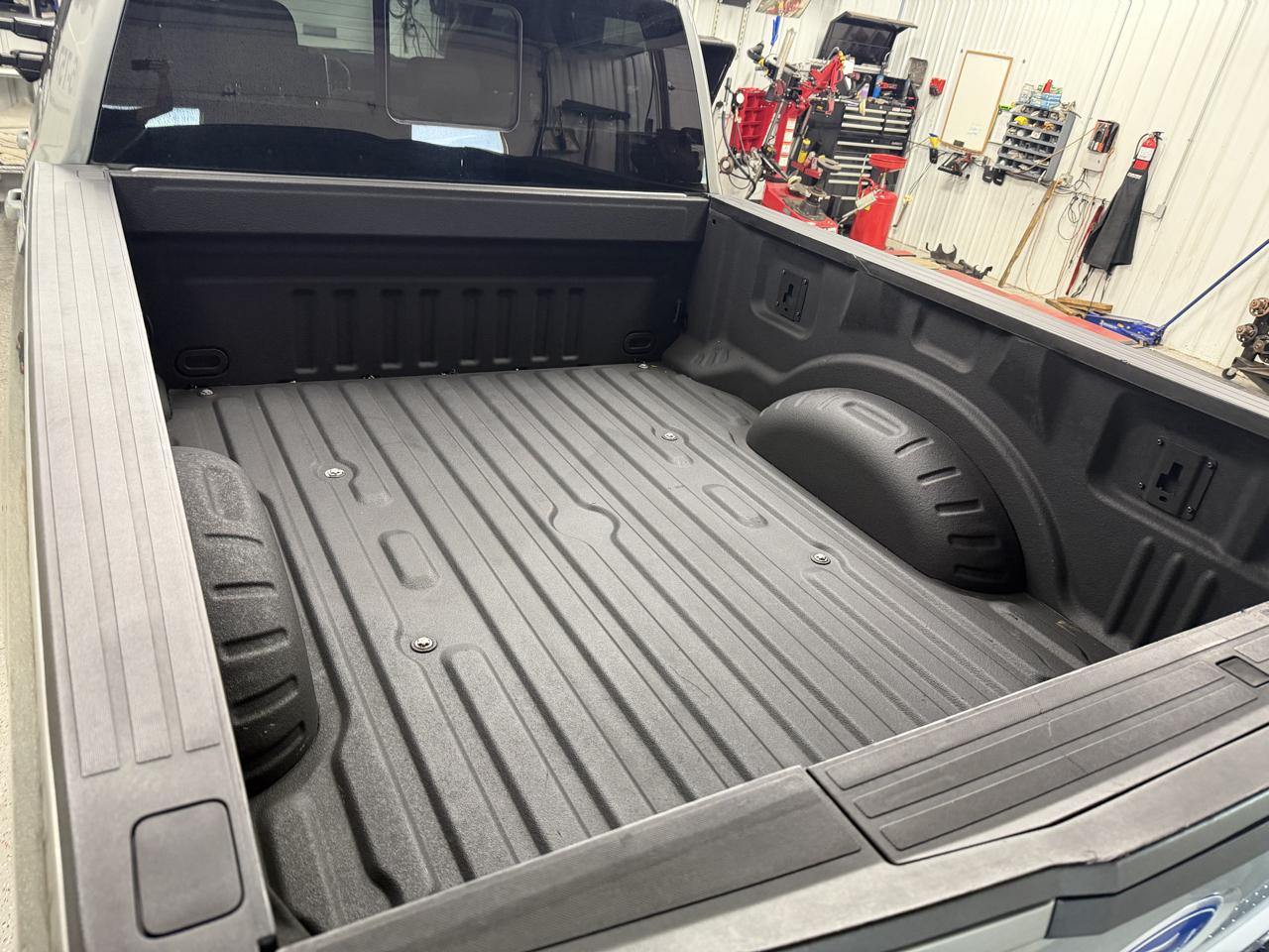 Ford F-250 SD Lariat Crew Cab Short Bed 4WD 2019